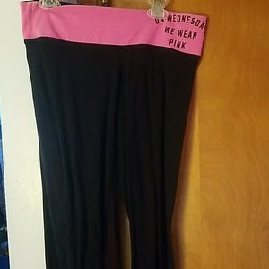 Skinny Yogas Mean Girls